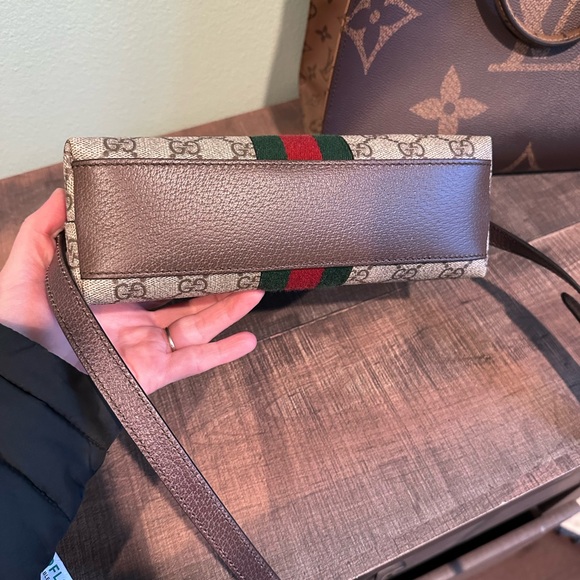 Gucci crossbody bag. Authentic - Picture 3 of 8